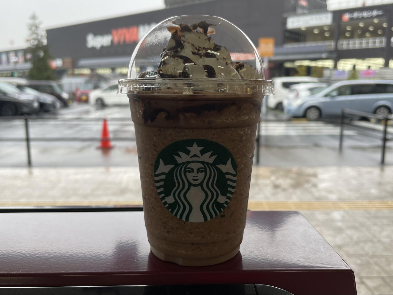 スタバでテイクアウトした ダークモカチップフラペチーノ あるカスタマイズをするとバカうまだった 寝屋川ローカルレポート