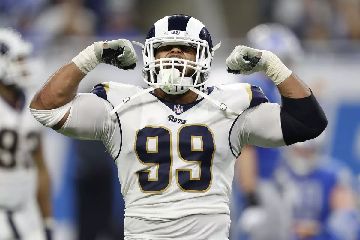 2019 nfc 西 ラムズ024ドナルド