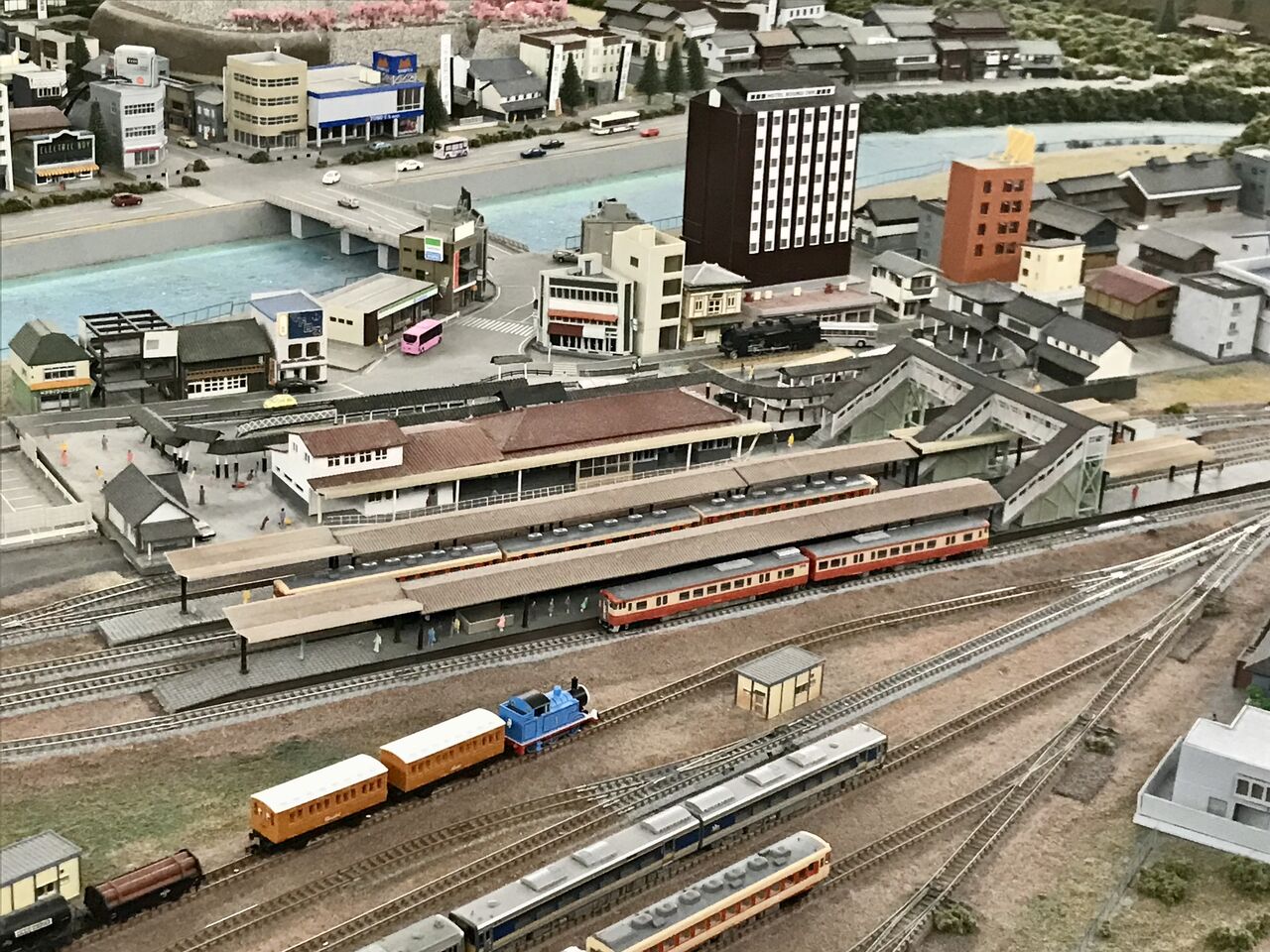 津山まなびの鉄道館」を訪ねてきました。【レイアウト編】 : エヌゲ道