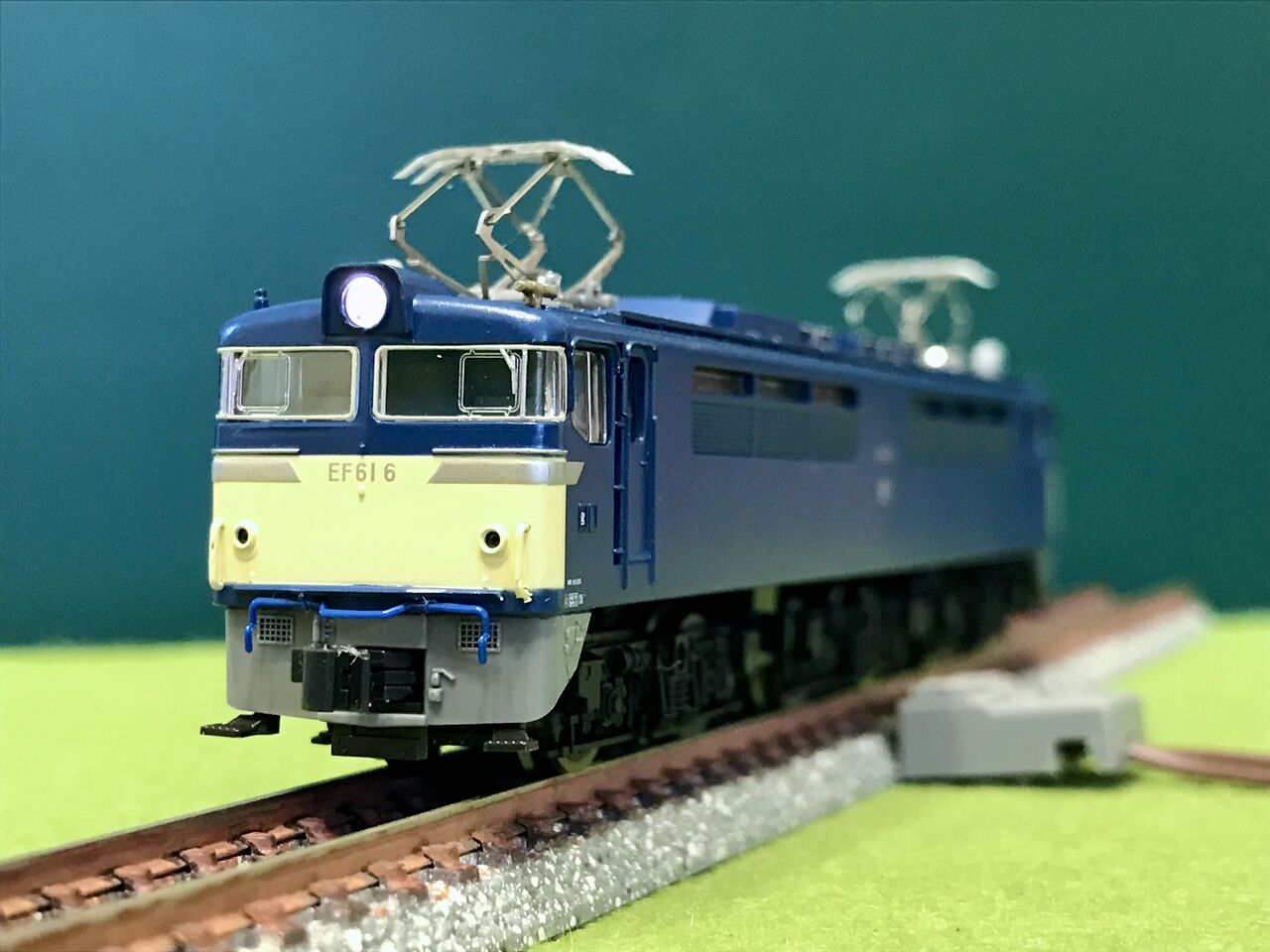 鉄道　EF60系 トミックスの「EF60形」とマイクロエースの「EF61形」を並べてみ