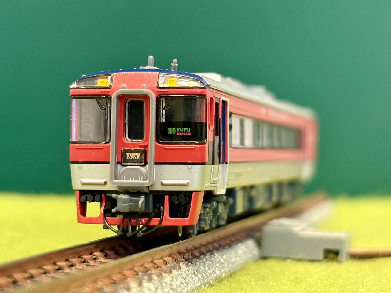 トミックス「キハ181」とマイクロエース「キハ185」を並べてみました