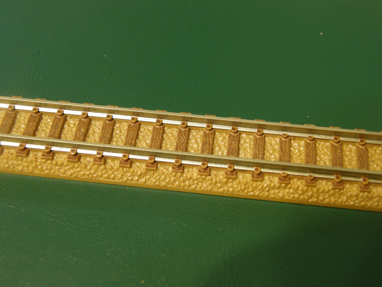 トミックスの「ファイントラック」とKATOの「ユニトラック」について