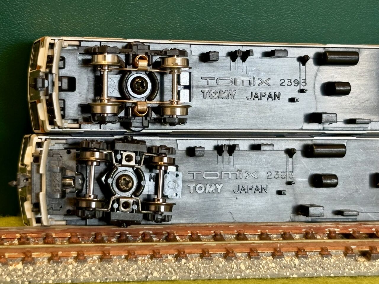 トミックスの「211系」と「415系1500番台」を並べてみました
