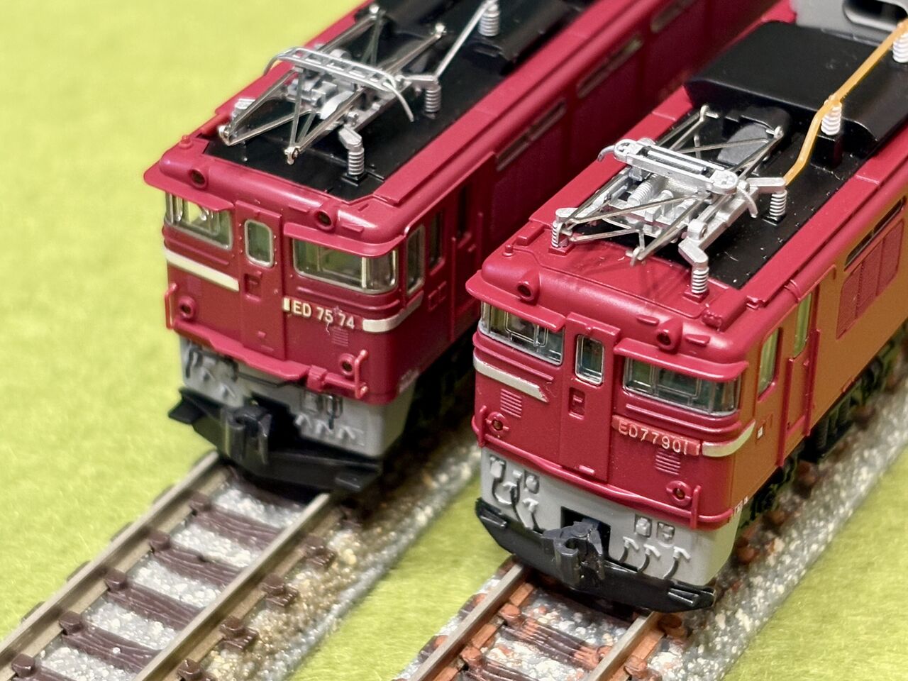 トミックスの「ED75形」とマイクロエースの「ED77-901」を並べてみまし