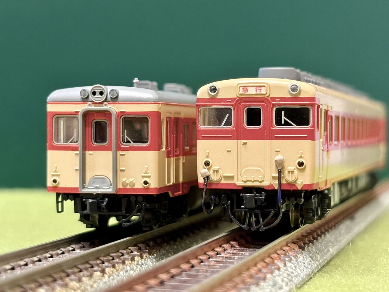 KATO「キハ58形（旧製品）」とトミックス「キハ55形」を並べてみました