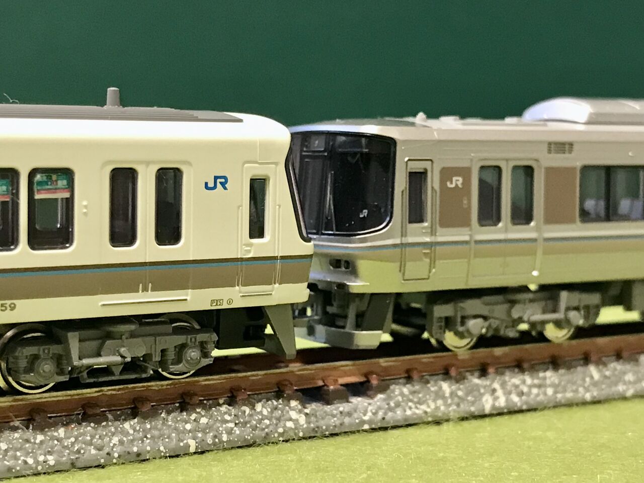 KATOの「221系」と「223系1000番台」を並べてみました。 : エヌゲ道