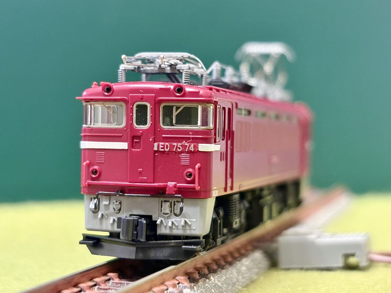 トミックスの「ED75形」とマイクロエースの「ED77-901」を並べてみまし