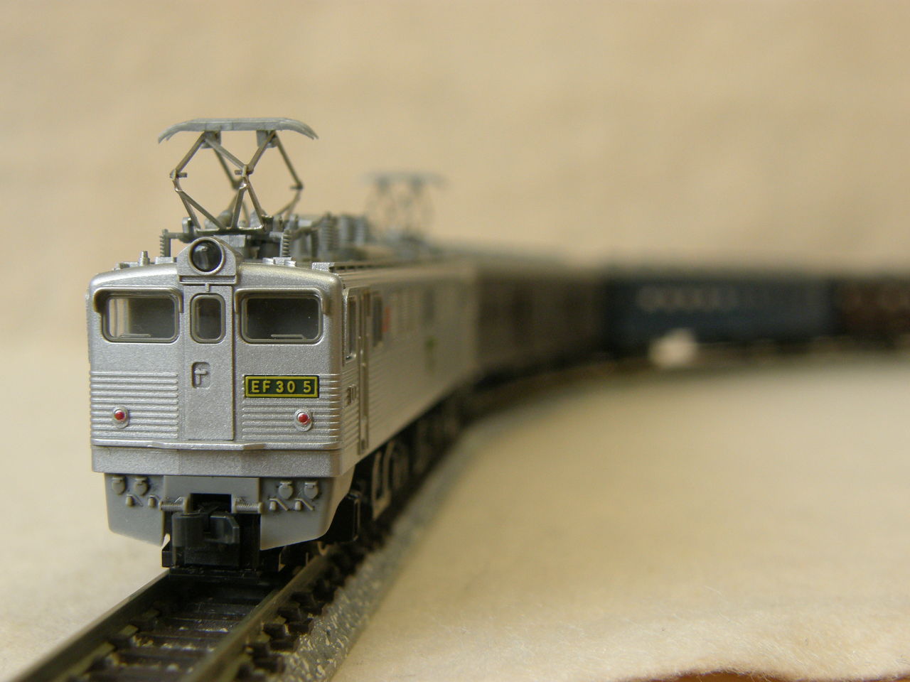 Amazon.co.jp: Tomics 2110 JNR EF30 Electric Locomotive