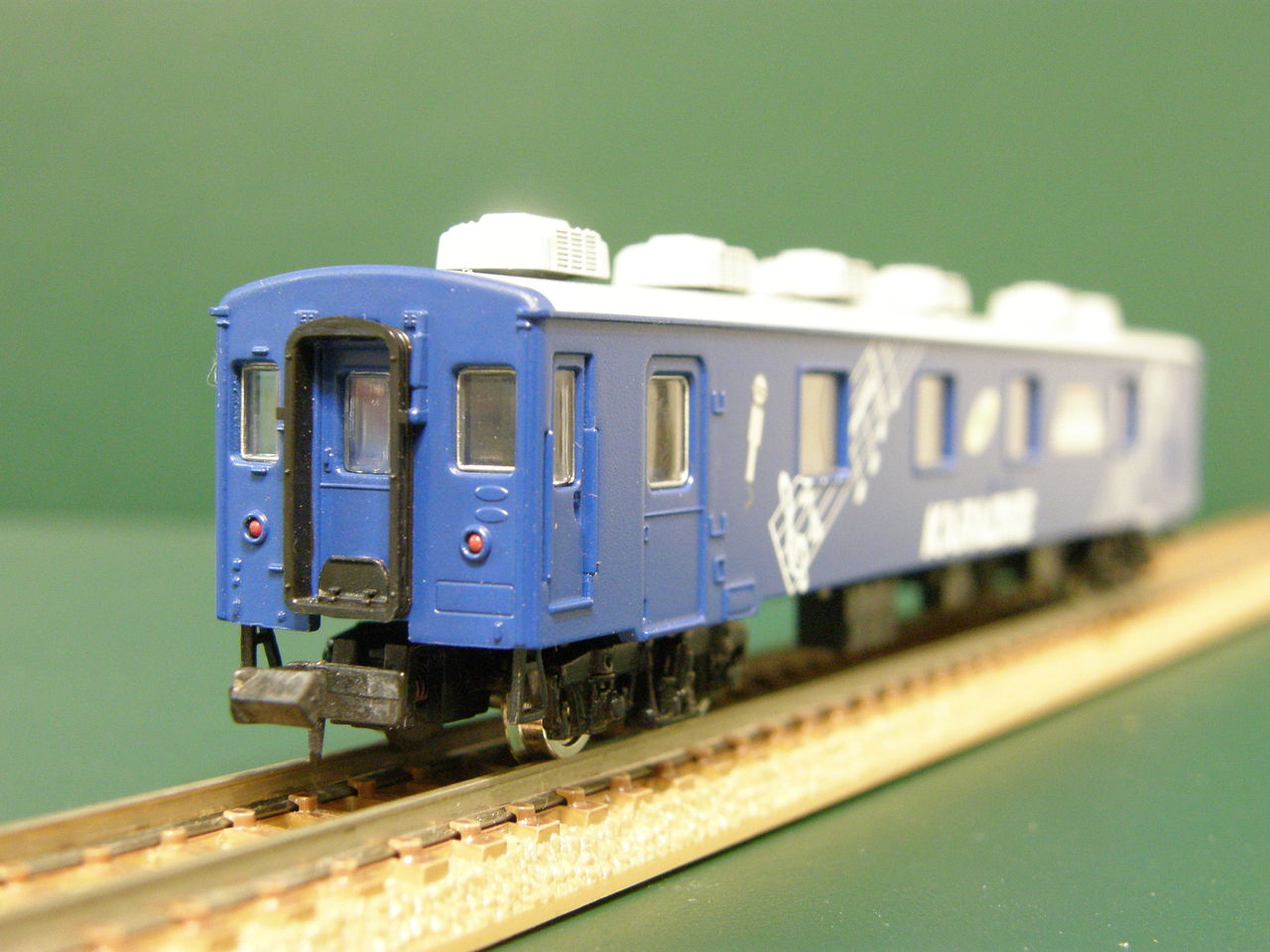 新規入線車両（マイクロエース 50系客車「海峡号」より）と「ED78形