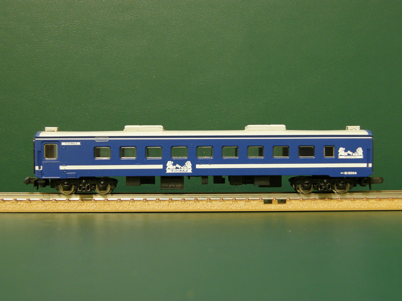 新規入線車両（マイクロエース 50系客車「海峡号」より）と「ED78形