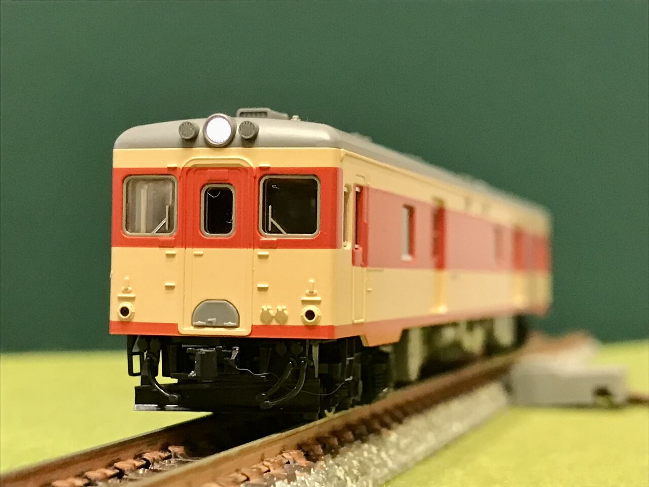 トミックスの「キユ25形」と「キユニ26形」を並べてみました