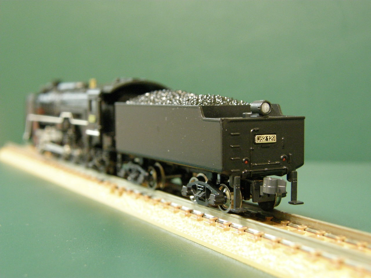 マイクロエース「D52形 129号機」に、スノープロウなどを取り付ける