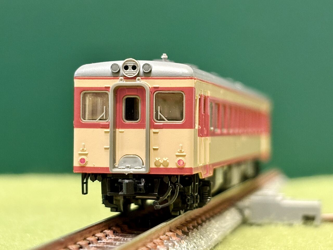KATO「キハ58形（旧製品）」とトミックス「キハ55形」を並べてみました