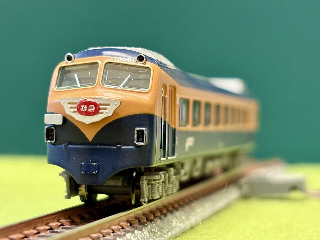 マイクロエースとKATOの「近鉄ビスタカー」を並べてみました