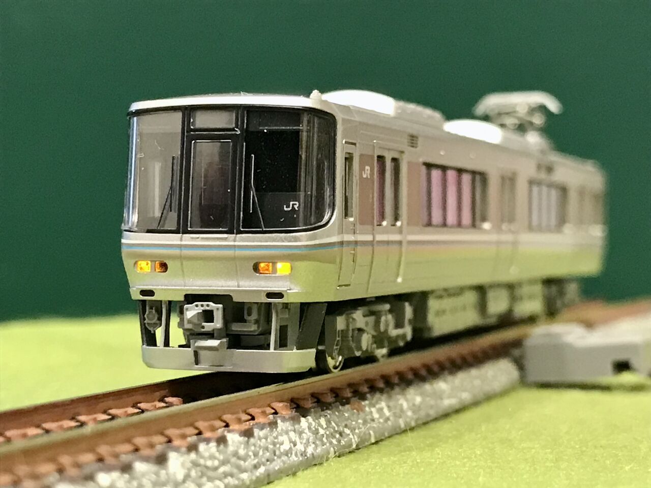 KATOの「221系」と「223系1000番台」を並べてみました