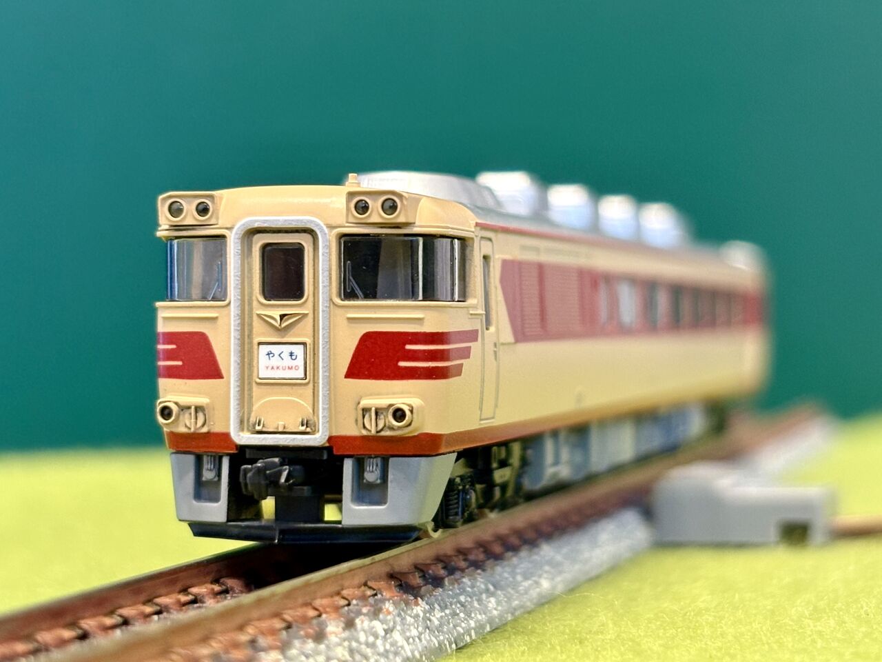 トミックス「キハ181」とマイクロエース「キハ185」を並べてみました
