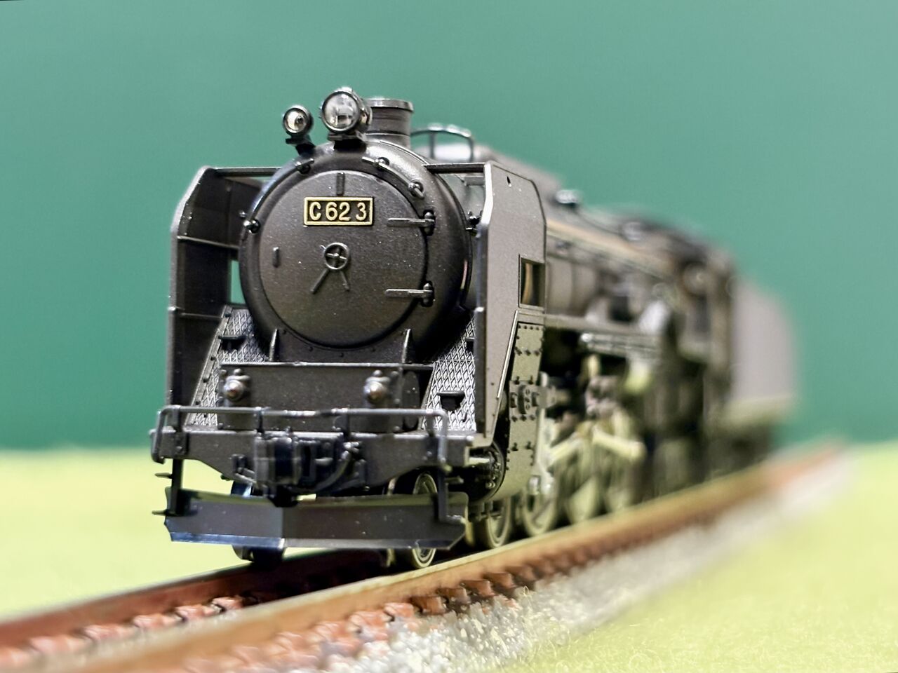 KATOの「C62形3号機」とマイクロエースの「C61形20号機」を並べてみ