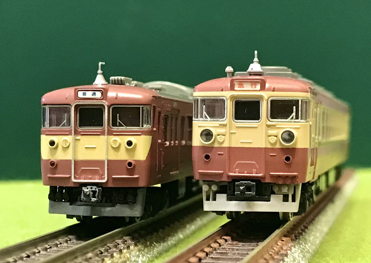 トミックスの「415系・旧製品」と、KATOの「457系」を並べてみ