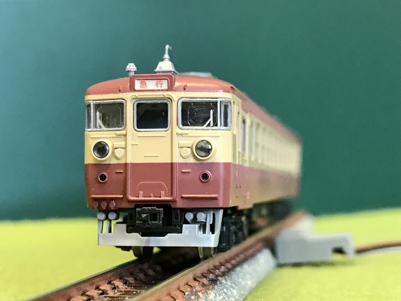 トミックスの「415系・旧製品」と、KATOの「457系」を並べてみました