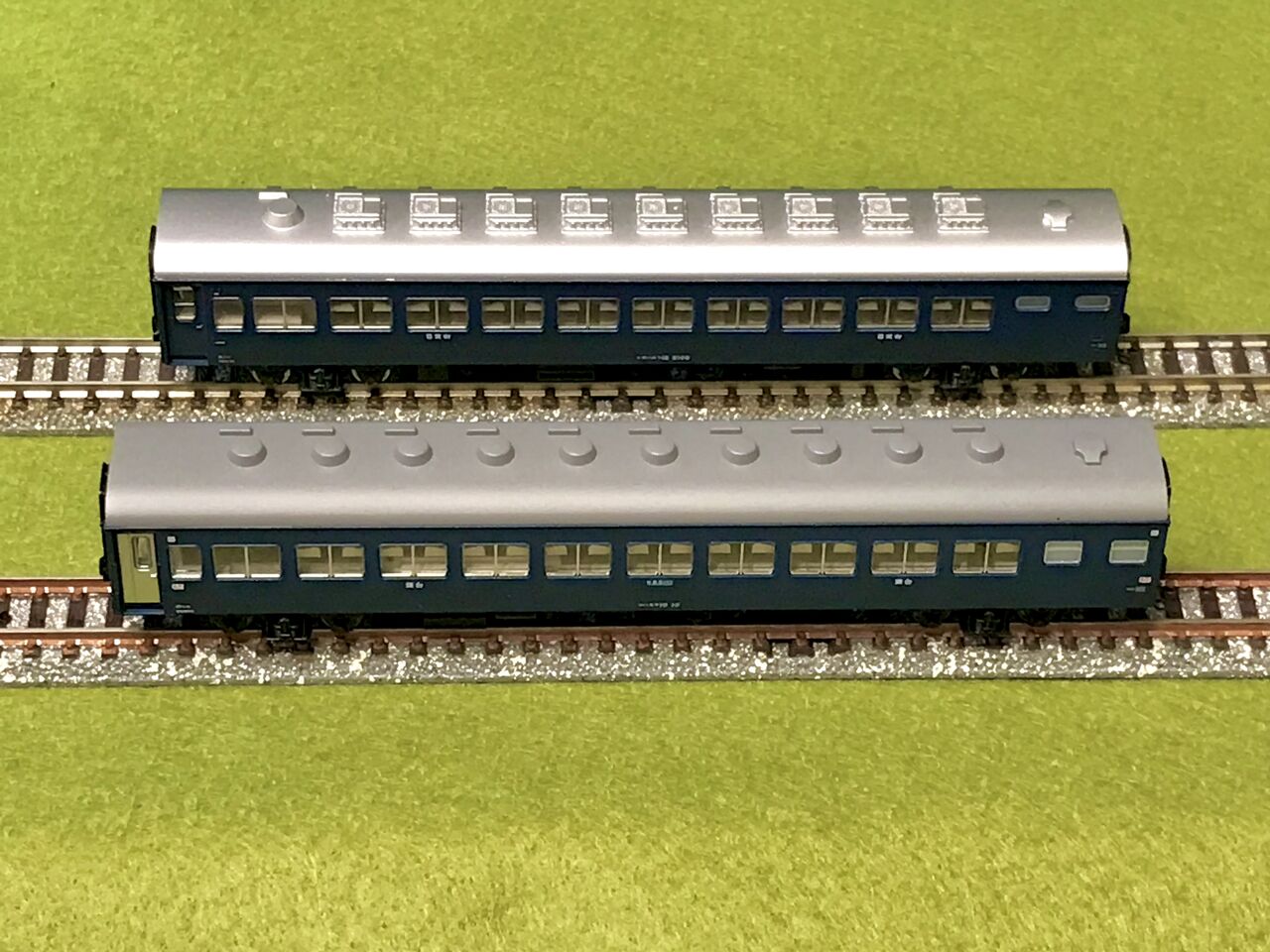 KATOの「ナハネフ10形と「オハネフ12形」を並べてみました。 : エヌゲ