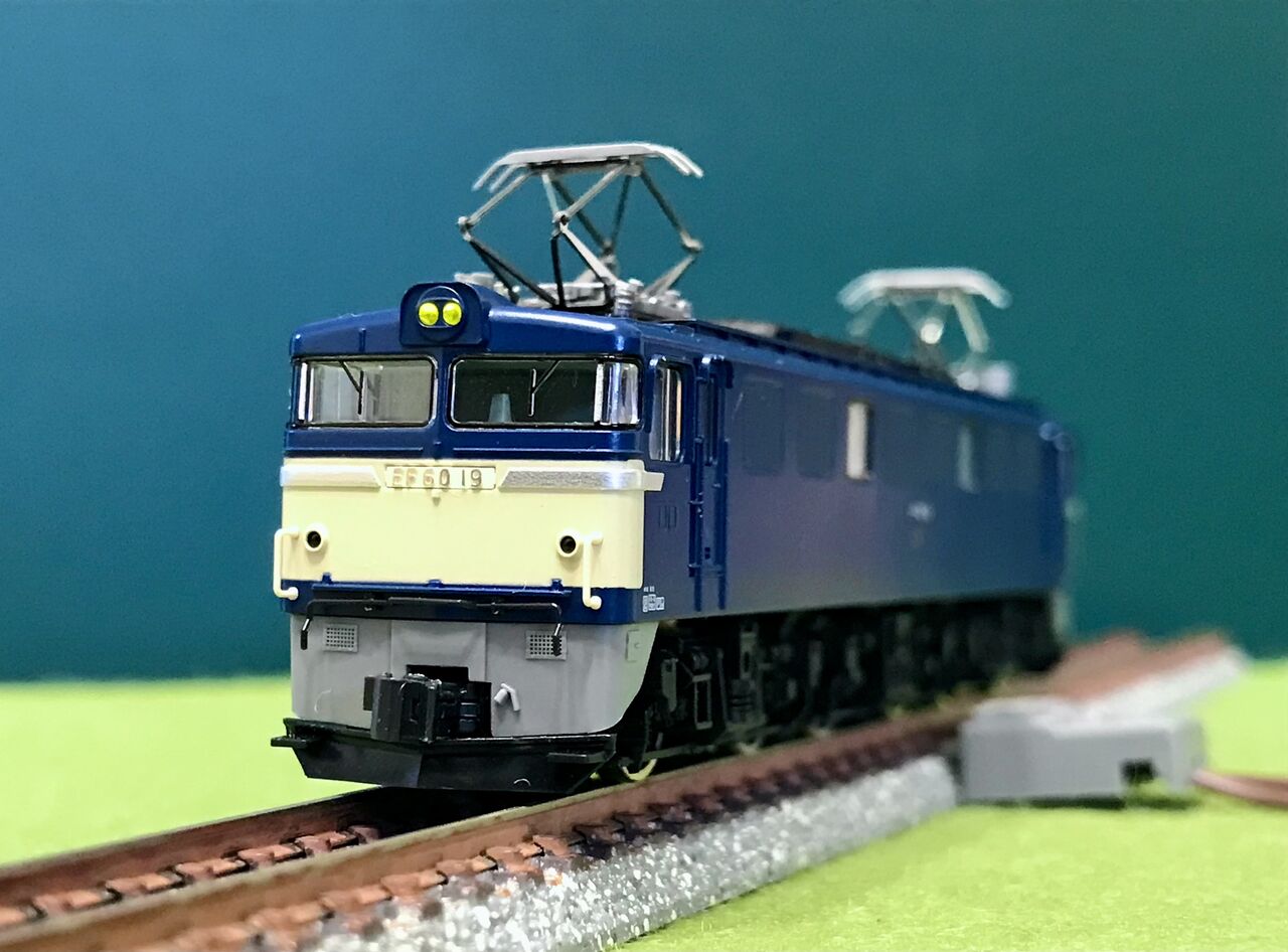 トミックスの「EF60形」とマイクロエースの「EF61形」を並べてみ
