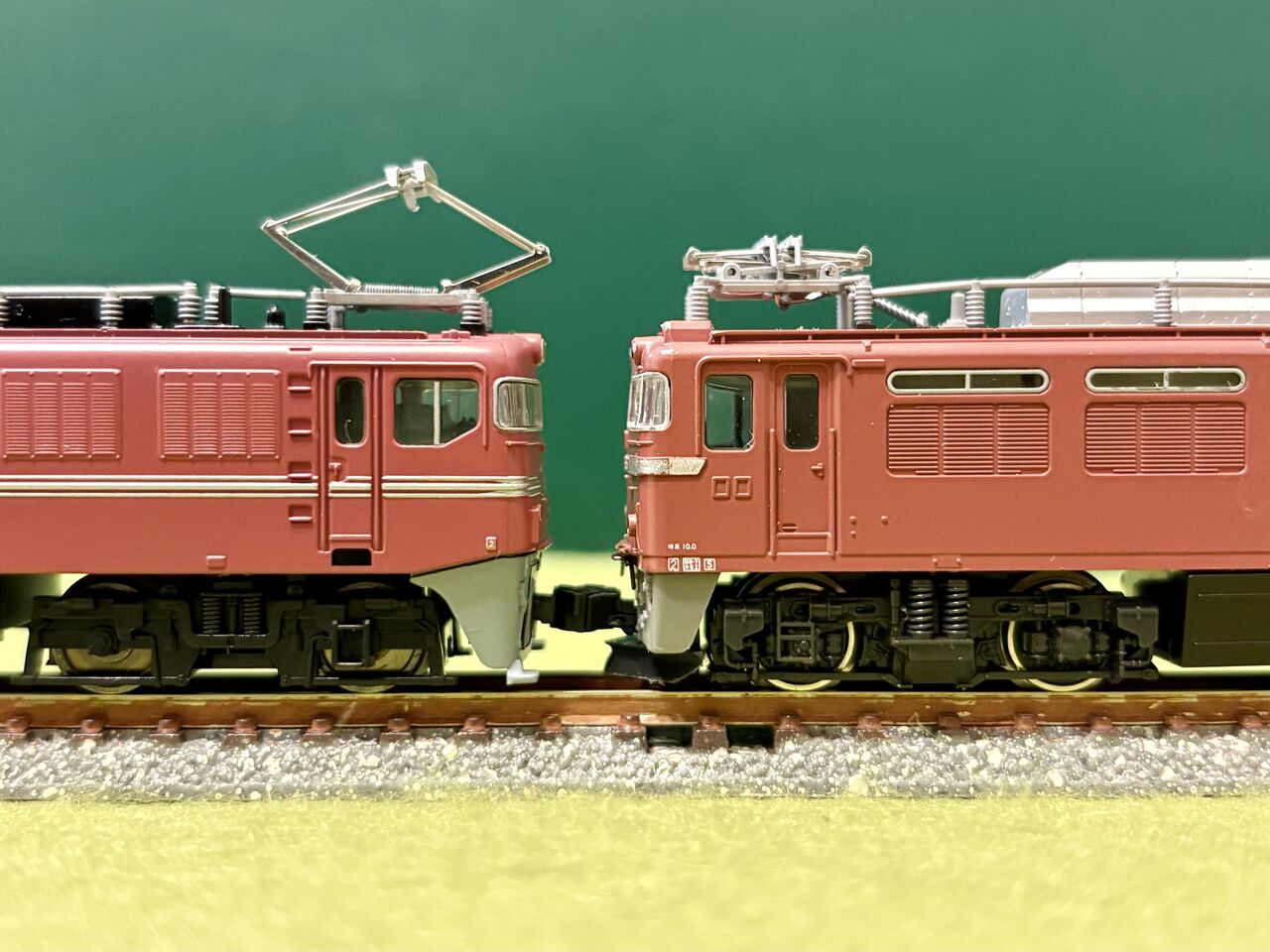 マイクロエースの「ED92形」と、KATOの「EF81形」を並べてみました