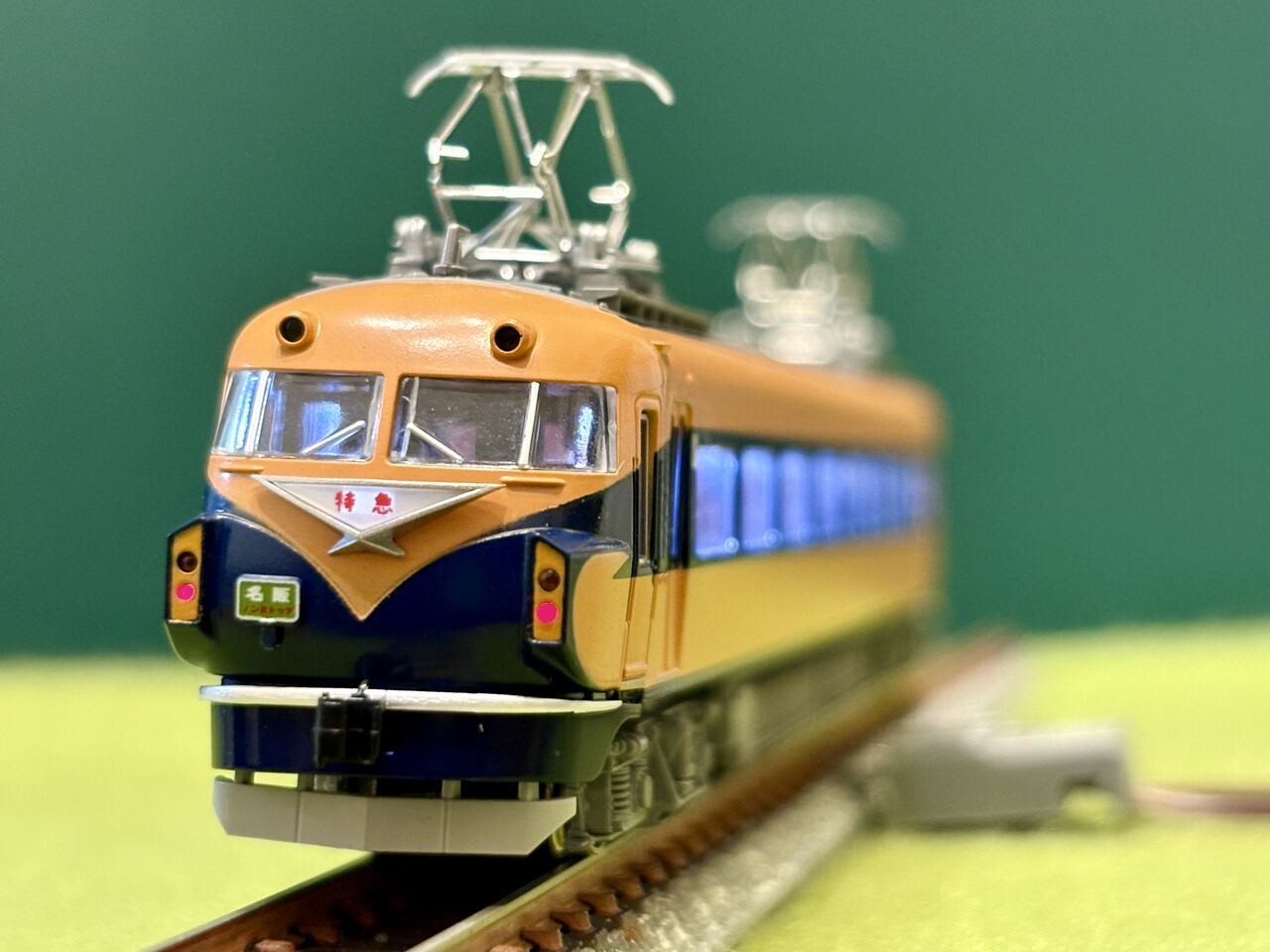 マイクロエースとKATOの「近鉄ビスタカー」を並べてみました
