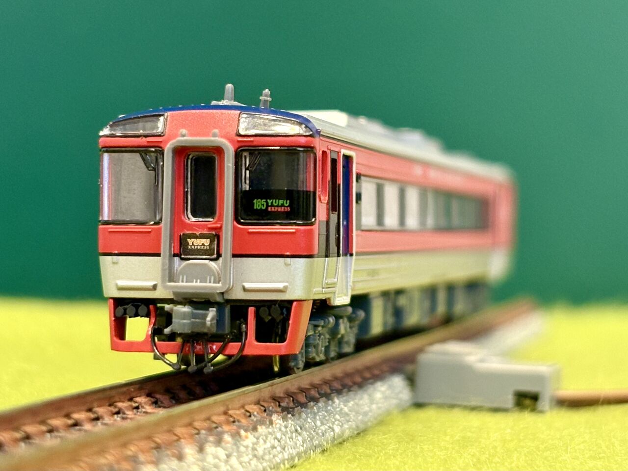 トミックス「キハ181」とマイクロエース「キハ185」を並べてみました