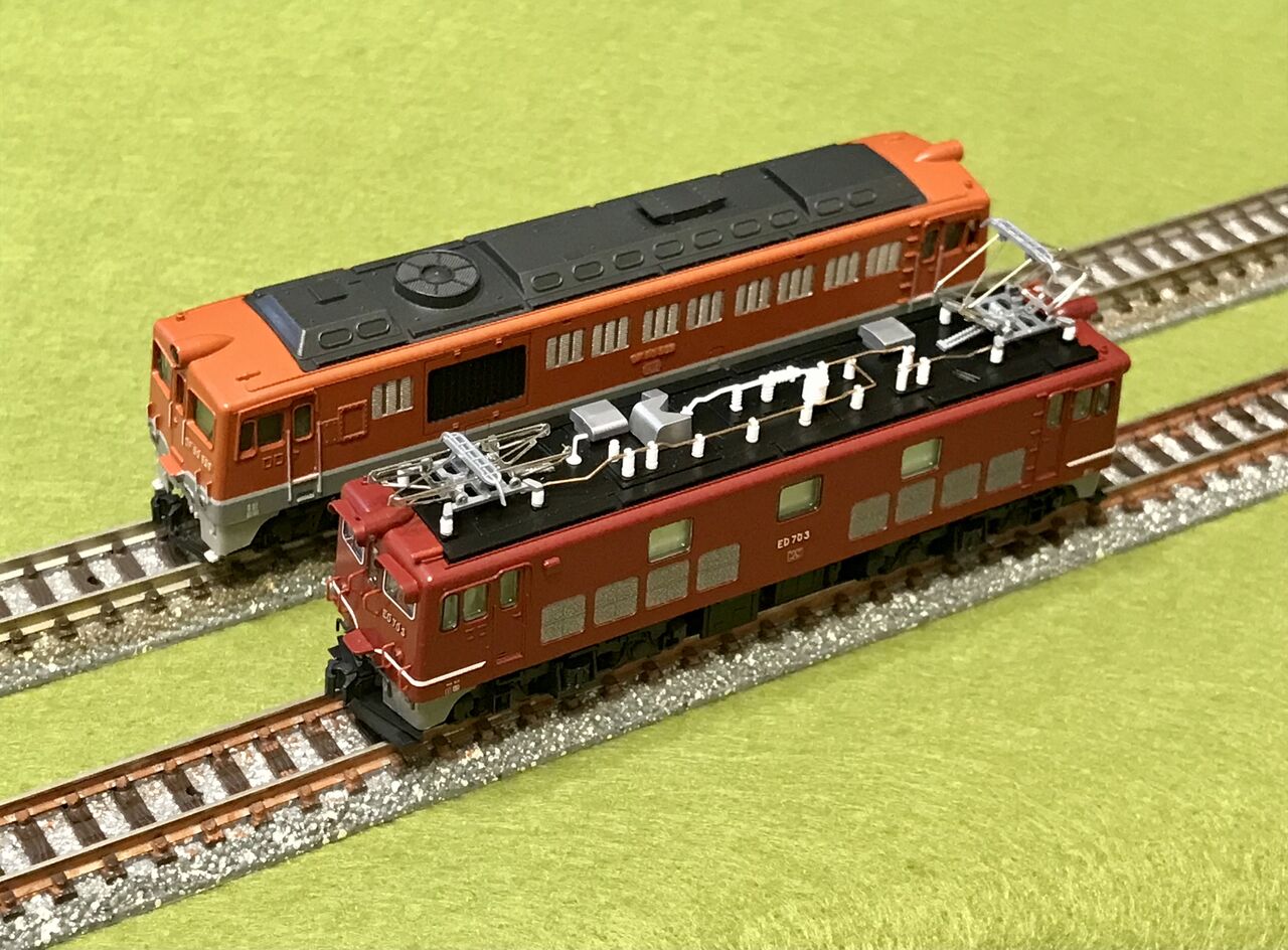 トミックスの「DF50形」と KATOの「ED70形」を並べてみました
