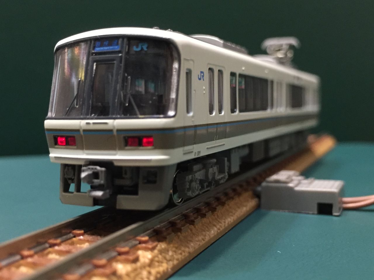 KATO 「クモハ221形」にライトユニットを取り付ける。 : エヌゲ