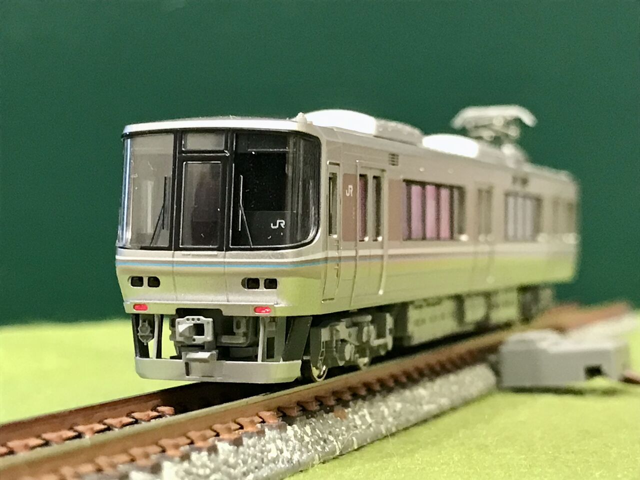 KATOの「221系」と「223系1000番台」を並べてみました