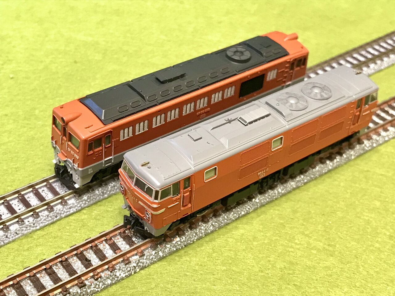 トミックスの「DF50形」と「DD54形」を並べてみました