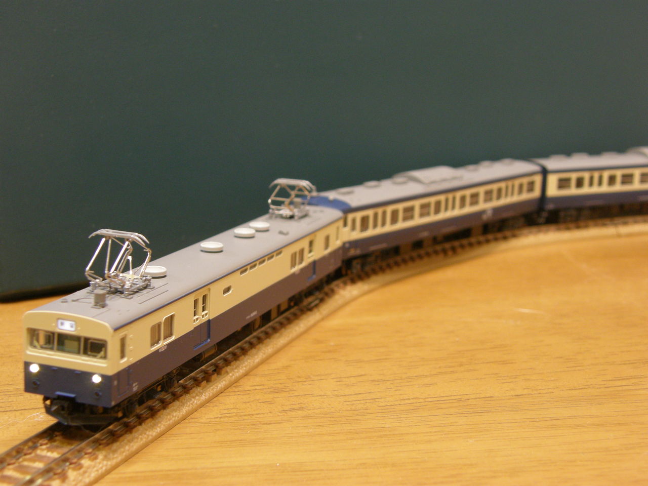 KATO 「クモユニ82形 800番台 郵便・荷物電車」 : エヌゲ道
