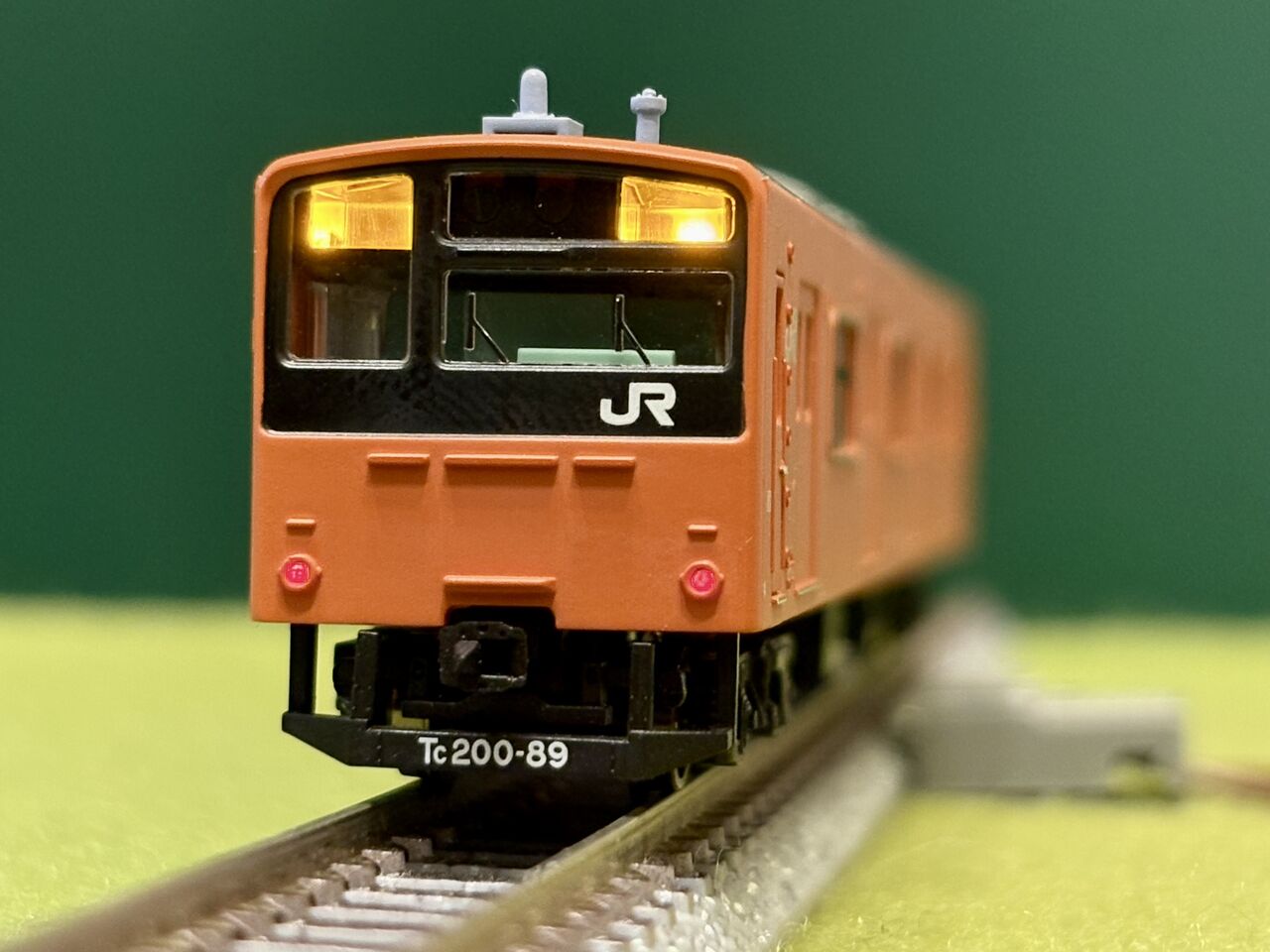 KATOの「103系」とマイクロエースの「201系」を並べてみました