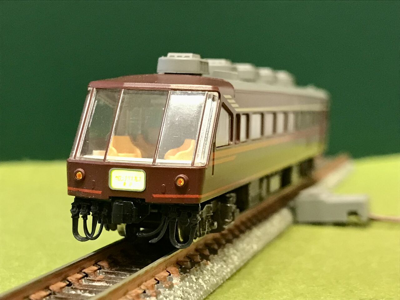 KATOの「サロンエクスプレス東京」とトミックスの「ユーロライナー」を