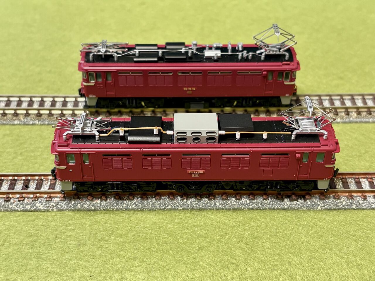 トミックスの「ED75形」とマイクロエースの「ED77-901」を並べてみまし