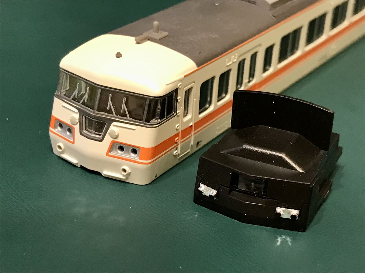 マイクロエース「117系・東海色」に、ヘッドマークシールを貼っ