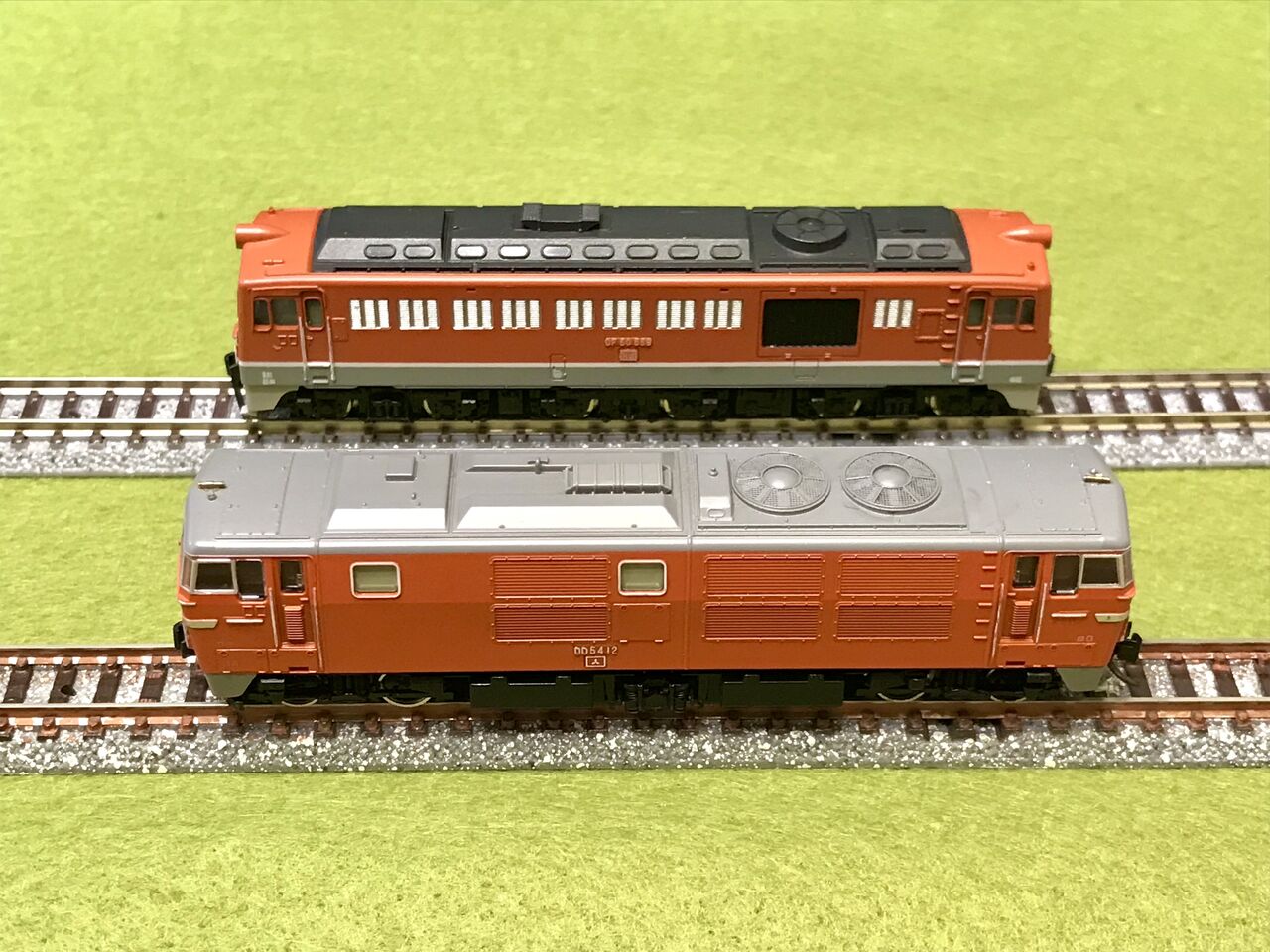 トミックスの「DF50形」と「DD54形」を並べてみました