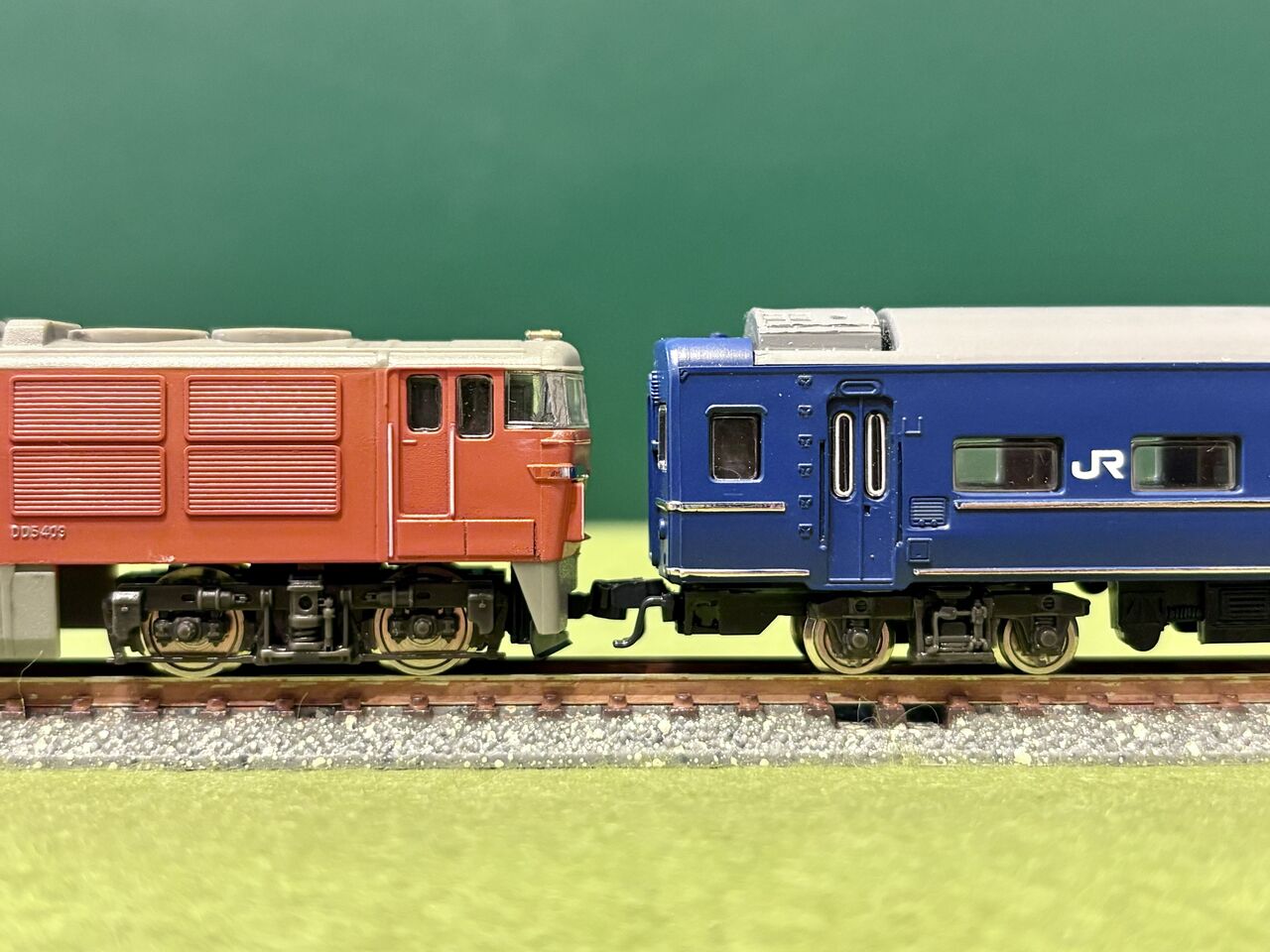 学研（エーダイ）の「DD54タイプ」と「スハネフ15形」を並べてみました