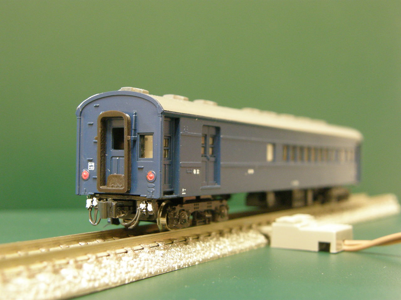 KATOとマイクロエースの「スハニ35形」を並べてみました