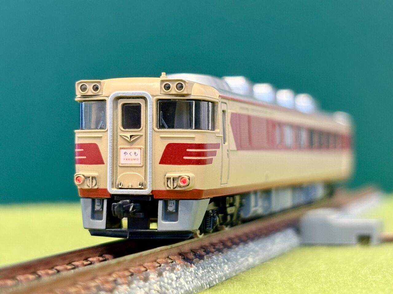 トミックス「キハ181」とマイクロエース「キハ185」を並べてみました