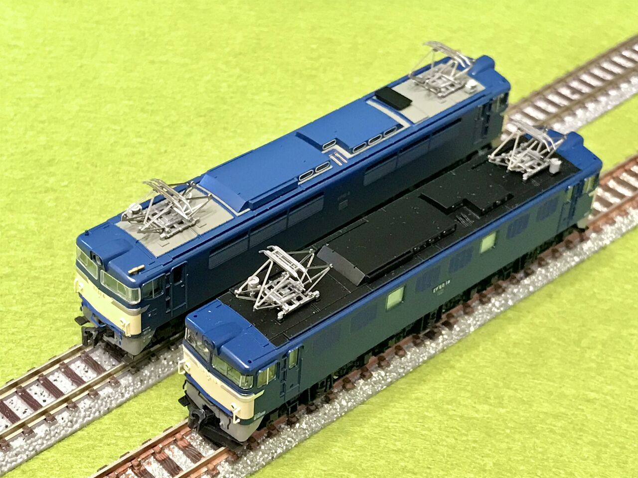 トミックスの「EF60形」とマイクロエースの「EF61形」を並べてみました