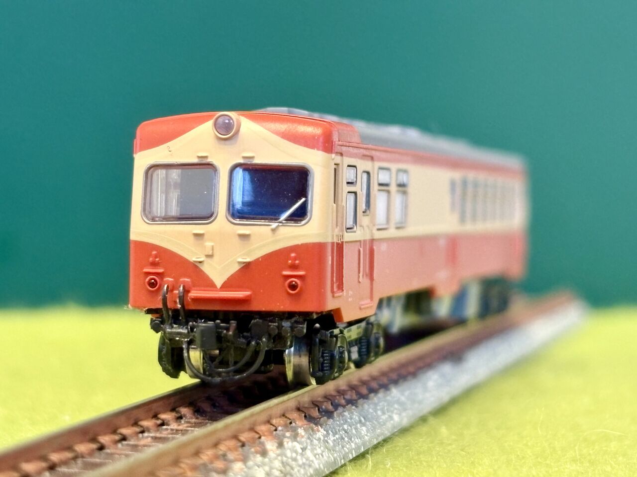 鉄コレ「キハユニ15形」とトミックス「キユニ17形」を並べてみました
