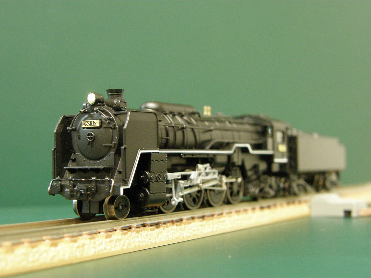 マイクロエース「D52形 129号機」に、スノープロウなどを取り付ける