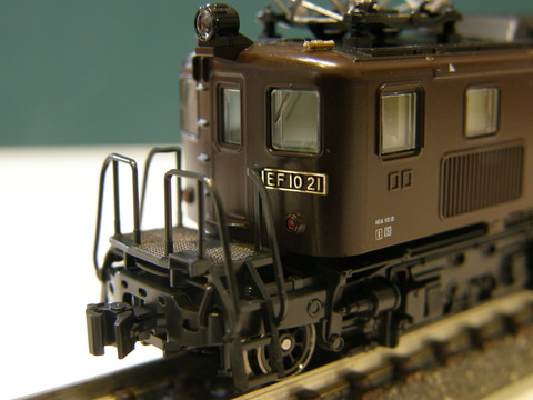 PB230077
