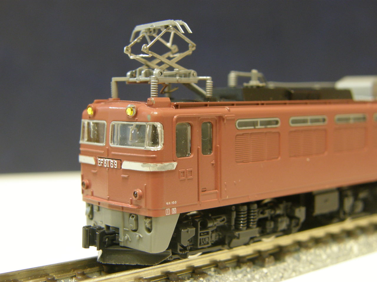 A811. KATO Nゲージ 3021-4 EF81 カシオペア 電気機関車 / 鉄道模型