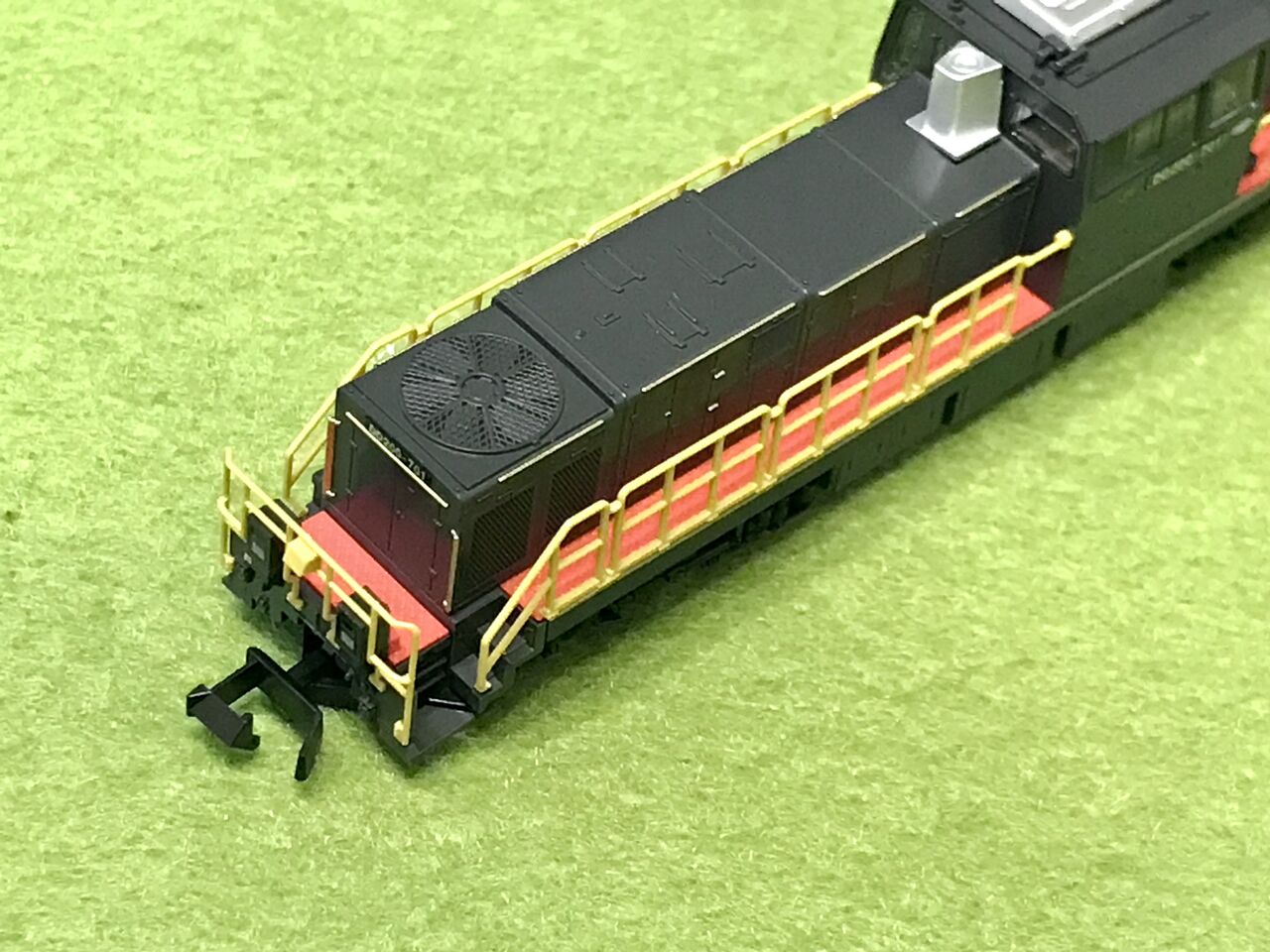 トミックス「DD200-700形 ディーゼル機関車」の入線整備。 : エヌゲ道