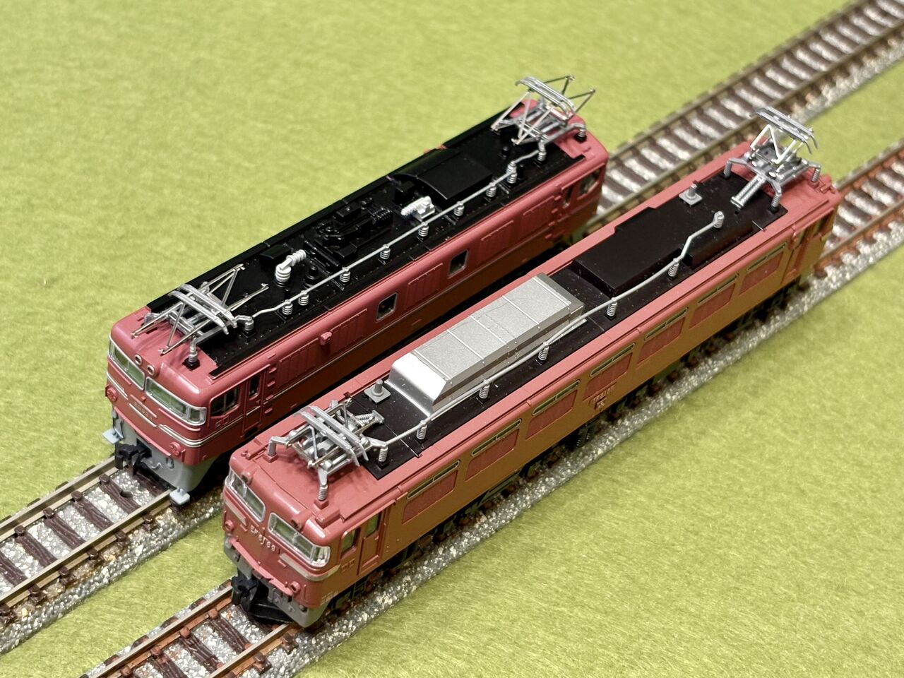 マイクロエースの「ED92形」と、KATOの「EF81形」を並べてみました