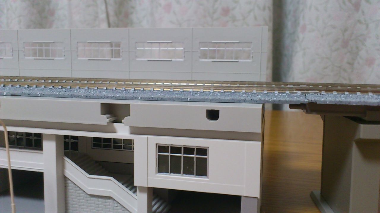 KATOの高架駅にTOMIXのレールを配置できるか実験してみました。 : 40
