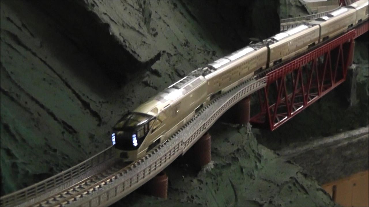 E001形 Train Suite 四季島の走行動画 ４０歳からの鉄道模型 ｎゲージ